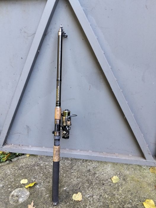 Wędka karpiowa -teleskopowa z kołowrotkiem , skrzyneczki spin , mata .
