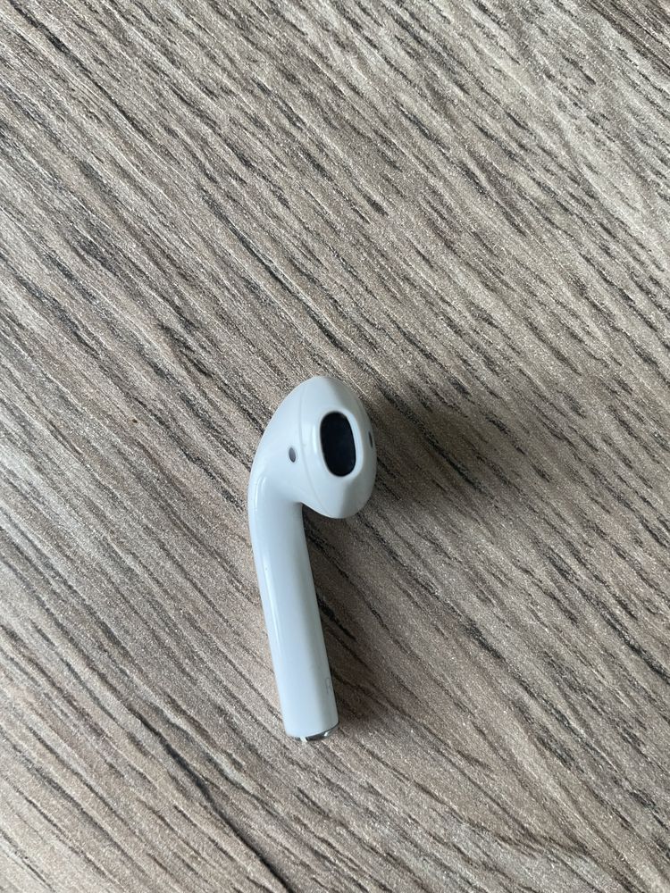 Słuchawka airpods prawa