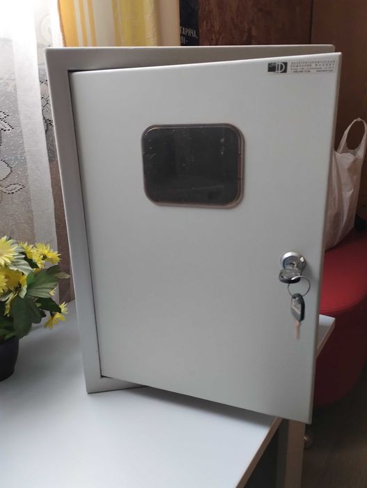 Ящик щит обліку на 12 модулів з 5-ма автоматами С25 розмір 40х30х14см