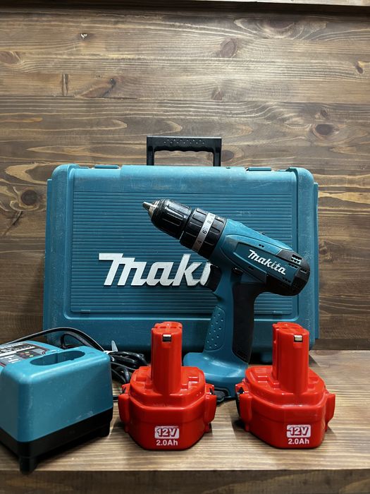 Акумуляторний шуруповерт Makita 8271DWAE