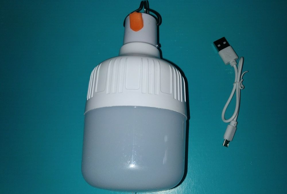 LED лампа 60W на акумуляторі 18650