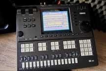 Yamaha QY700 - stan BDB