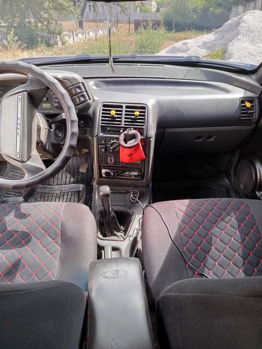 Продам  ефектний автомобіль ВАЗ 2110