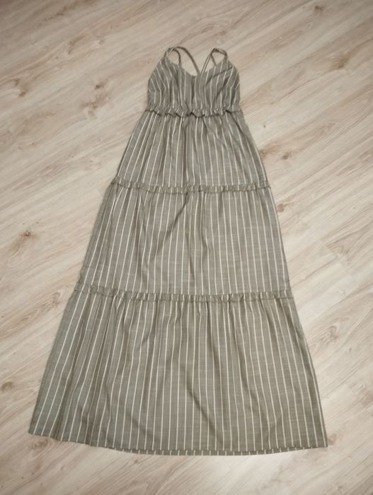 Spektakularna długa sukienka