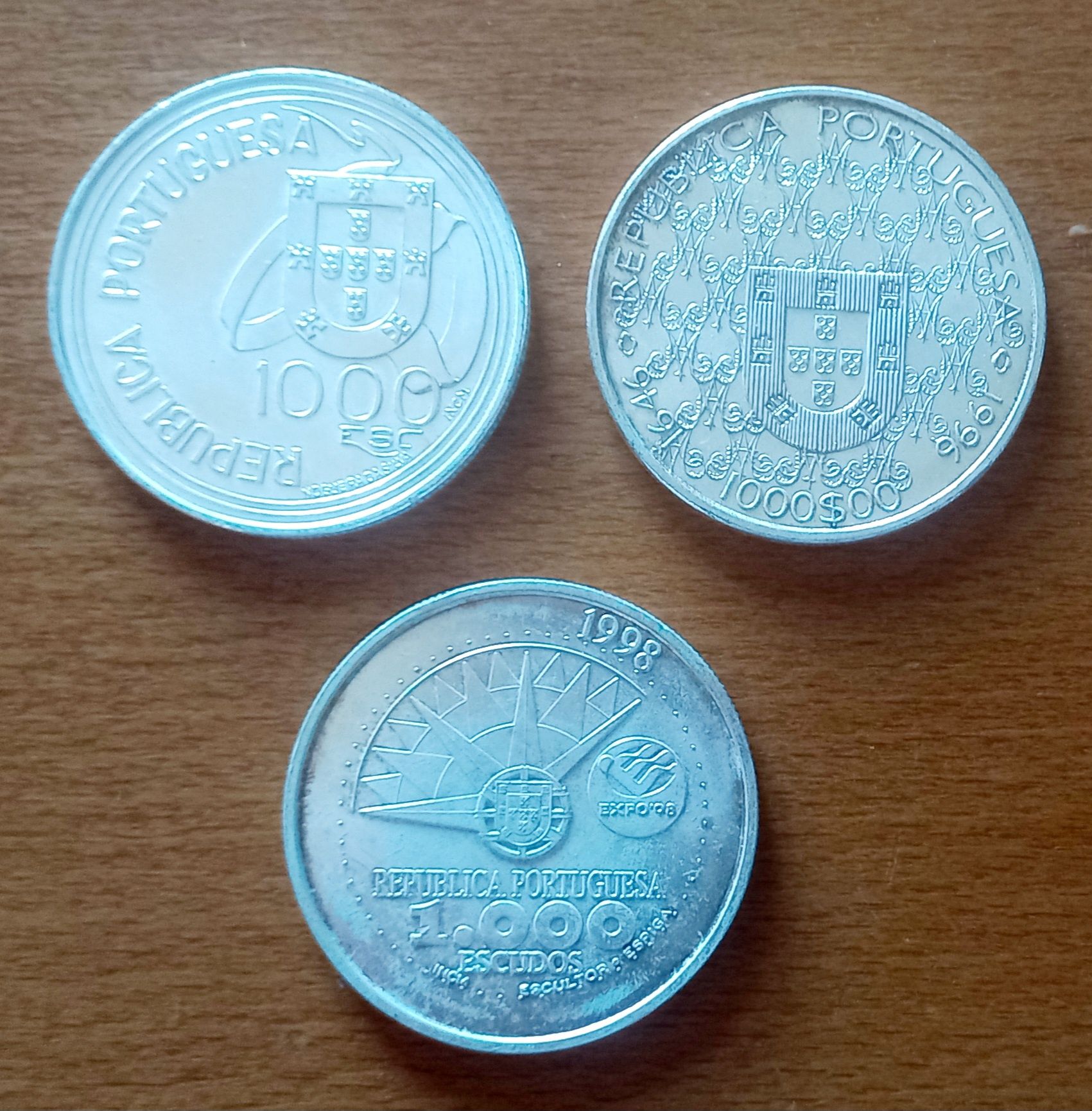 Moedas comemorativas.