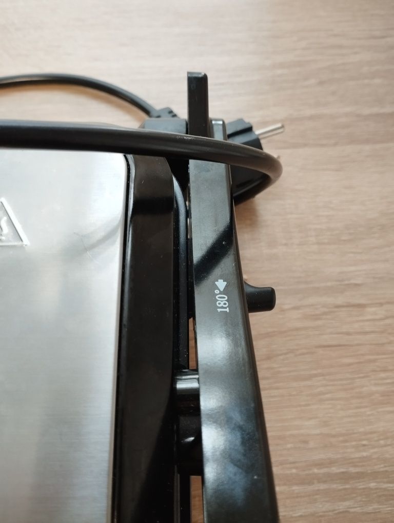 Grill elektryczny rozkładany