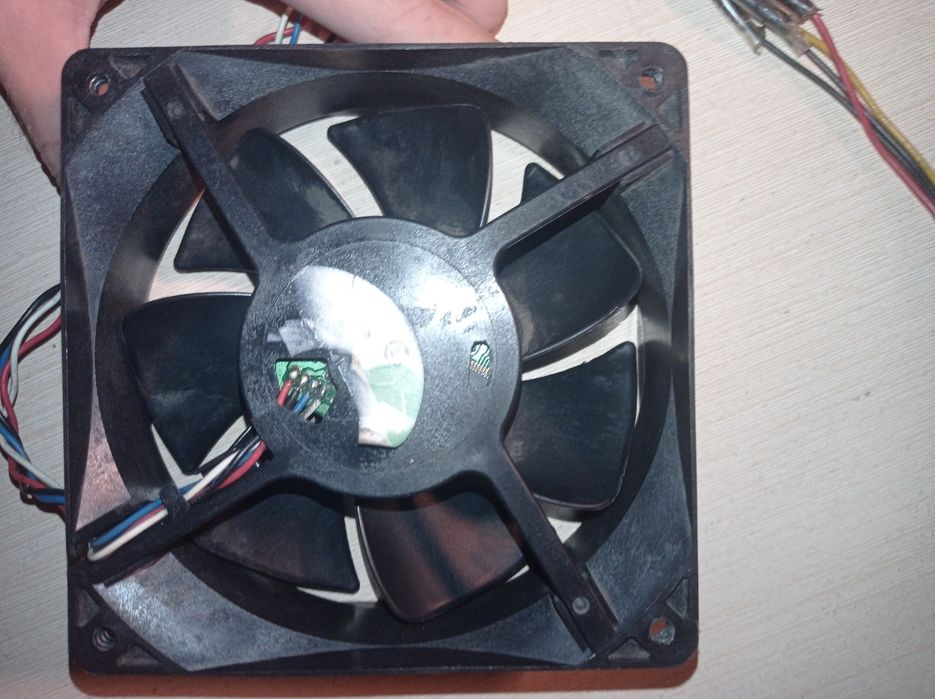 Кулер для компьютера 12v 5000 об/м