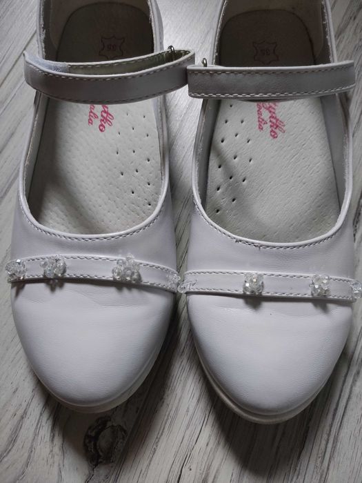 Buty komunijne dla dziewczynki