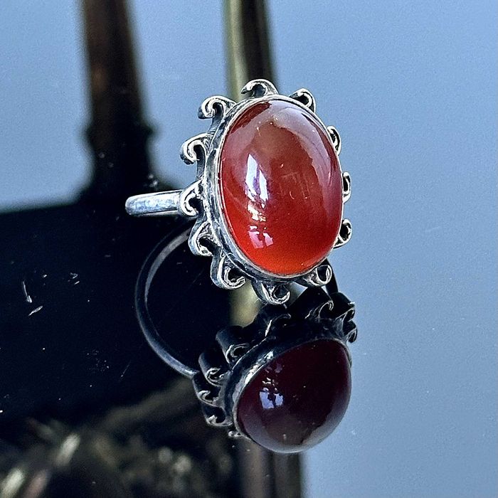 Srebrny pierścionek z Karneolem ok. 1910 roku, srebro próby 835