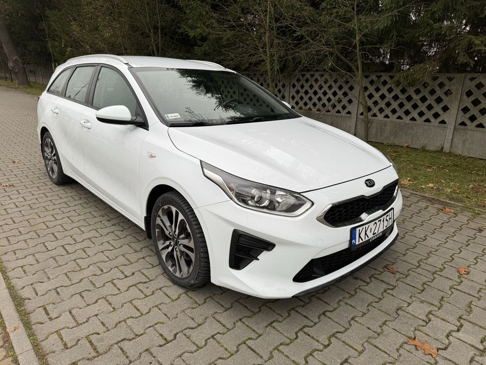 Wypozyczalnia Samochodow Do wynajecia Kia Ceed kombi