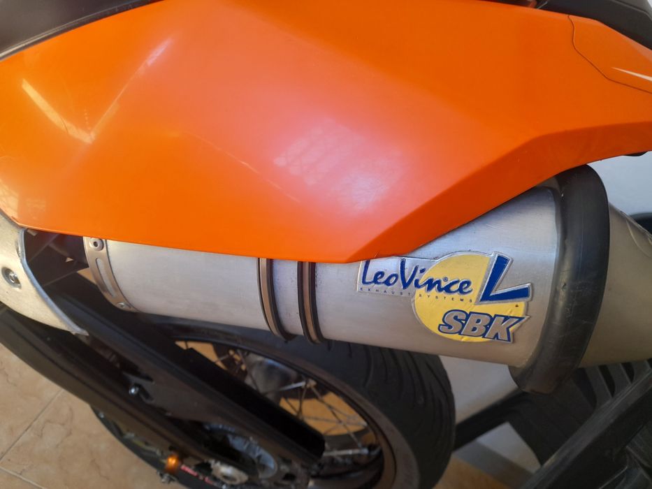 Ktm 690cc super moto (para track day )