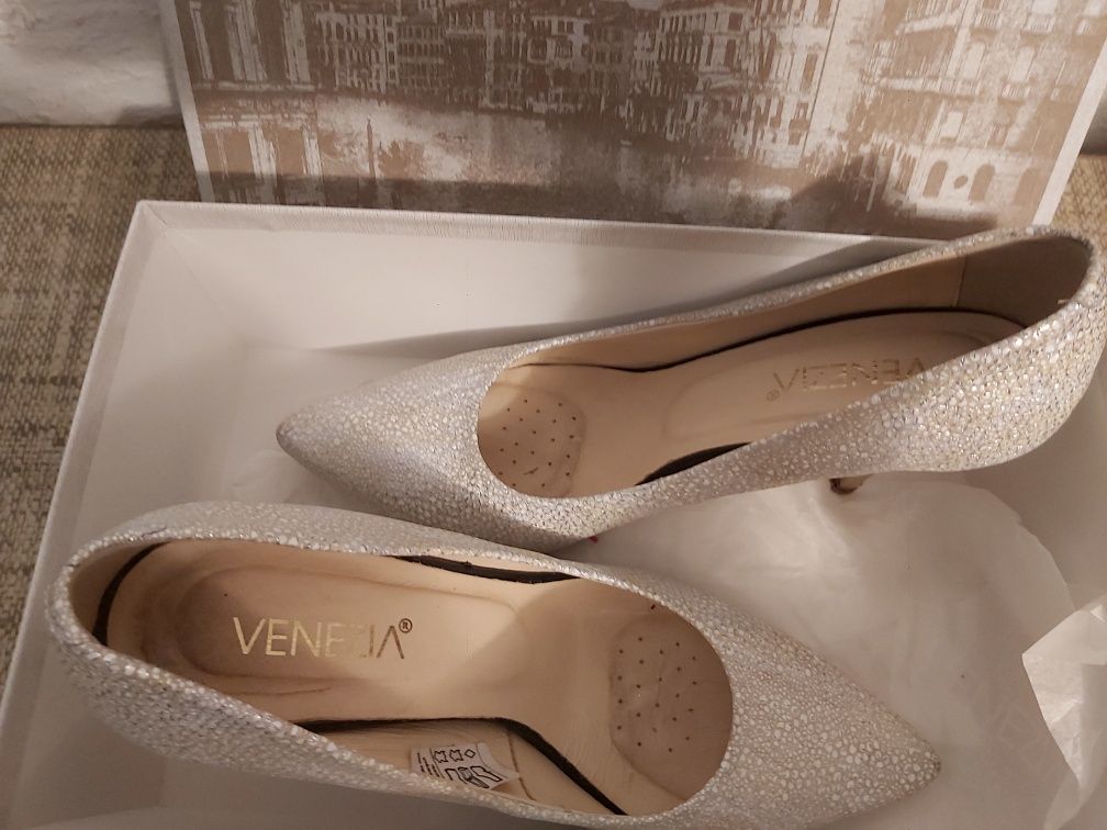 Buty ślubne venezia bialo złoto srebrne mieniace skóra skórzane 7cm