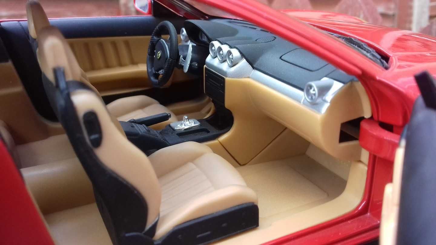 Ferrari 612 Scaglietti v12 1:18 hot wheels model samochodu