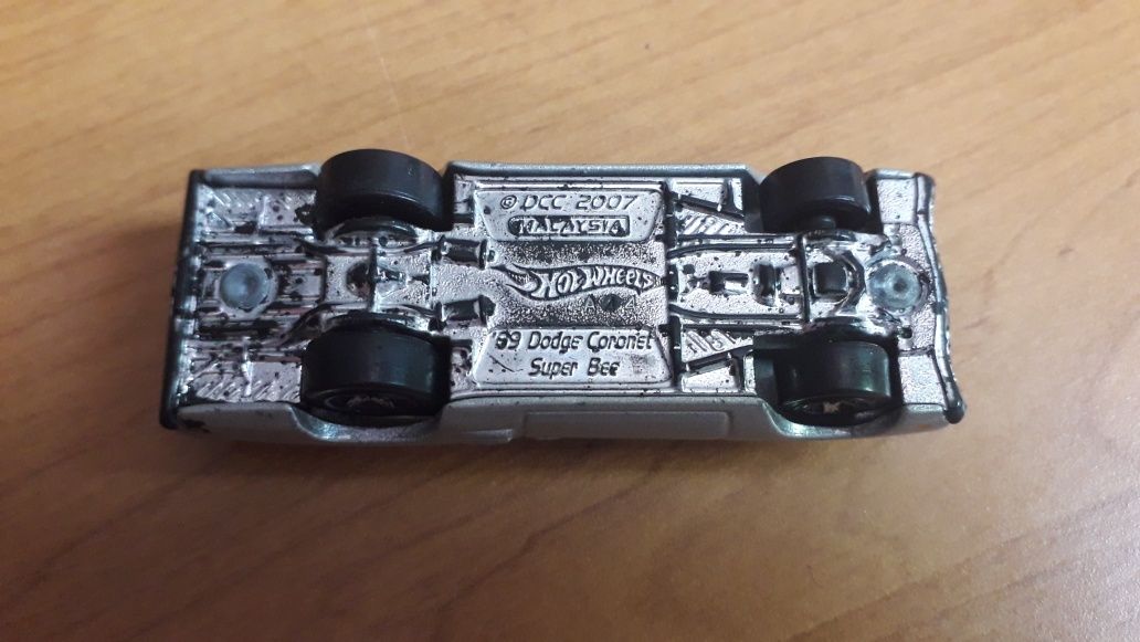 Машинка Dodge Coronet Super Bee 1969 от Hot Wheels. DCC 2007.