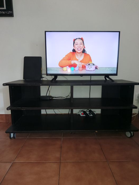 Móvel TV usado bom estado