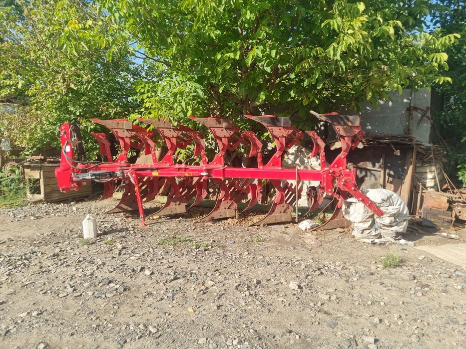 Продам плуг оборотний Унлю 5+1