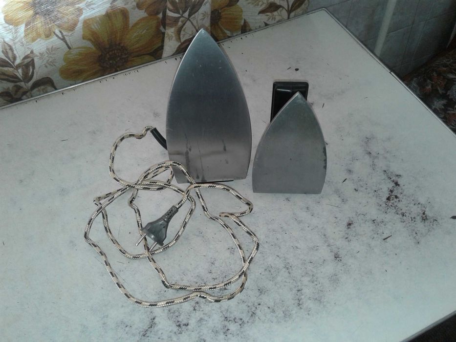 Утюг ут400 0,8.220 без кабеля портативний туристичний є  OLX-доставка