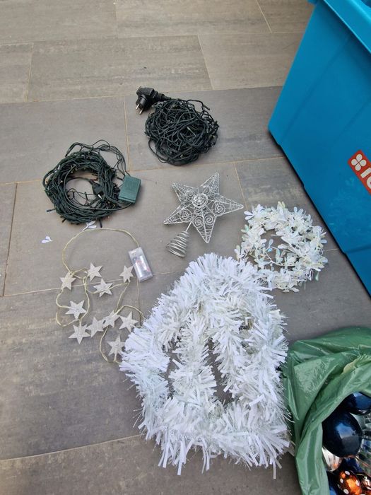 Árvore Natal Leroy Merlin c/ pinhas 1.50m c/ acessorios