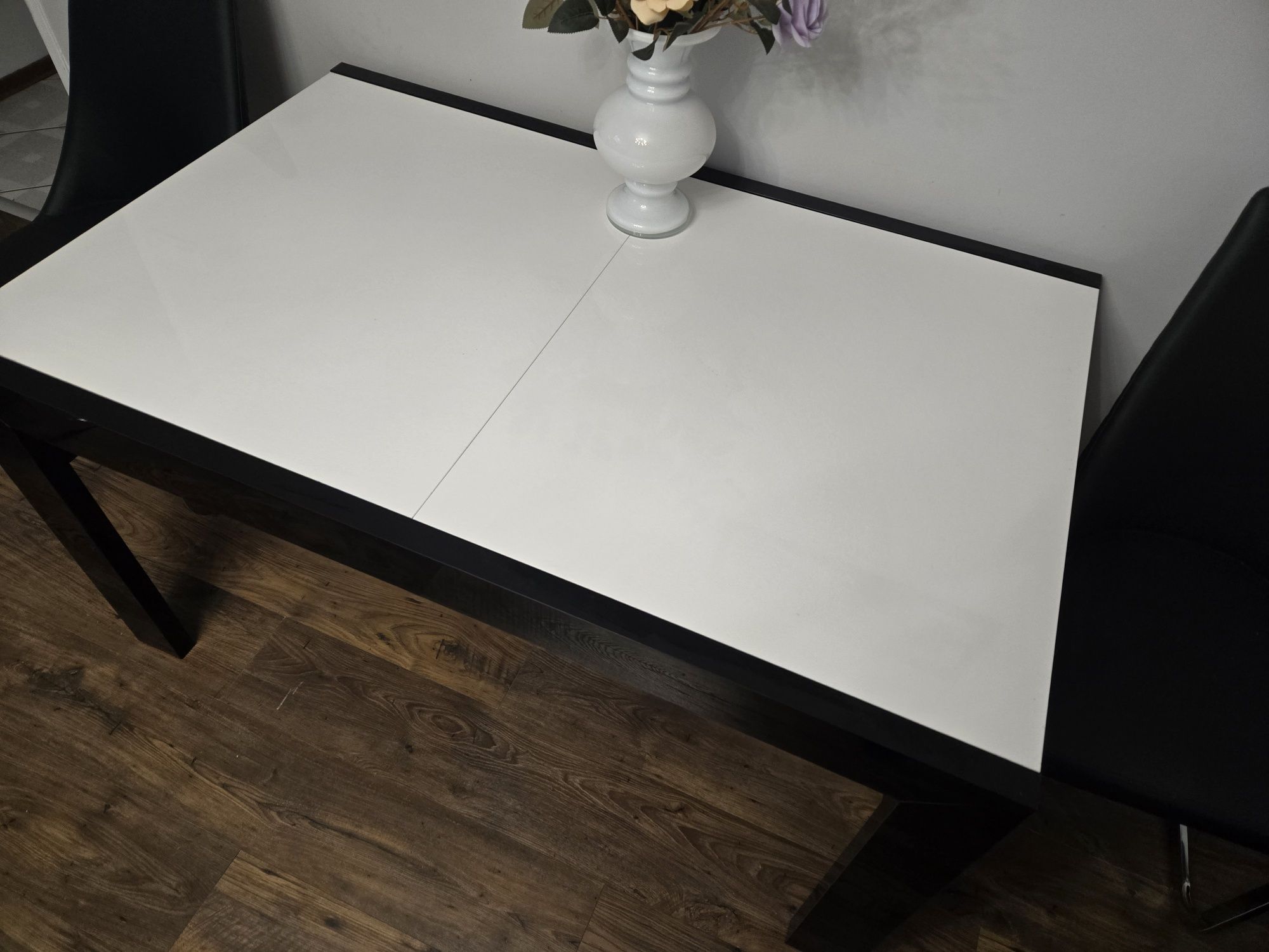 Stół rozkladany Biało Czarny POŁYSK  140x90 cm. Po rozłożeniu 240x90