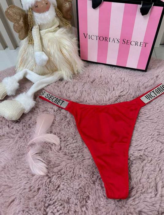 Stringi Victorias Secret M różne kolory