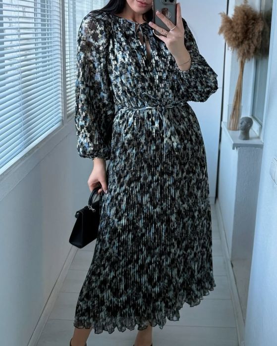 Елегантна святкова вечірня міді сукня плісе блискуче плаття