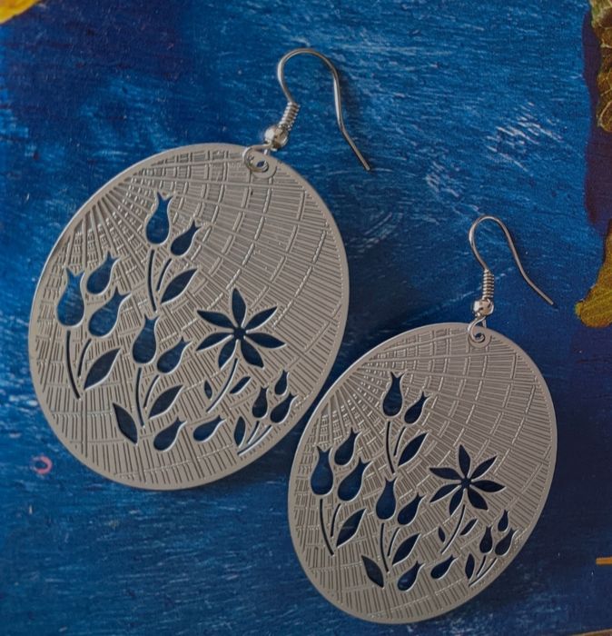 Kolczyki metalowe wiszące duże wzór kwiatowy