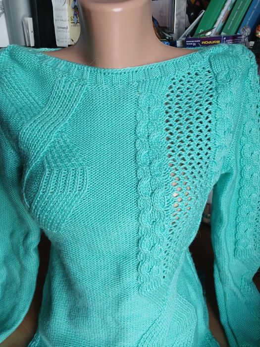 Свитер новий р.42-46