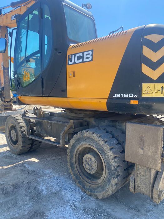 Оренда колісного екскаватора JCB 160