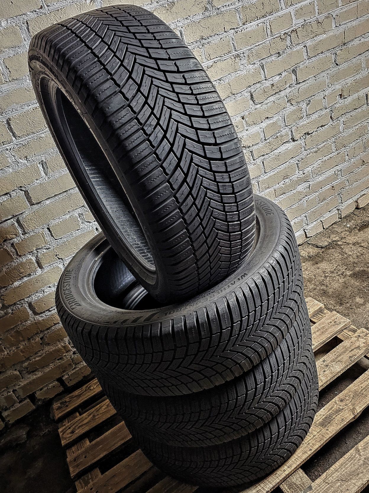 Шини 235/50r19 Bridgestone | 2021 | 7/6mm | Spain | Преміум всесезонка