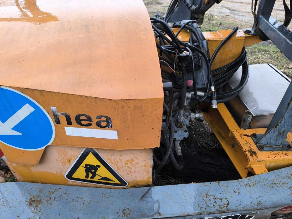 Triturador para tractor Rousseau Velthéa (limpa bermas)