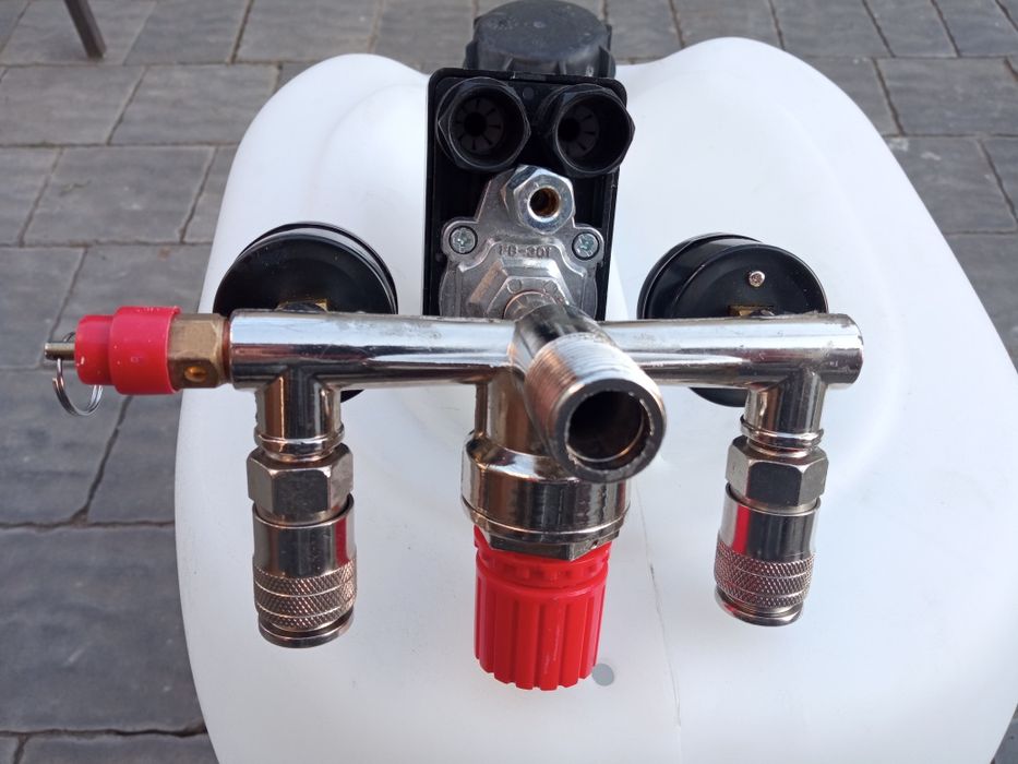 Продам вимикач на 220