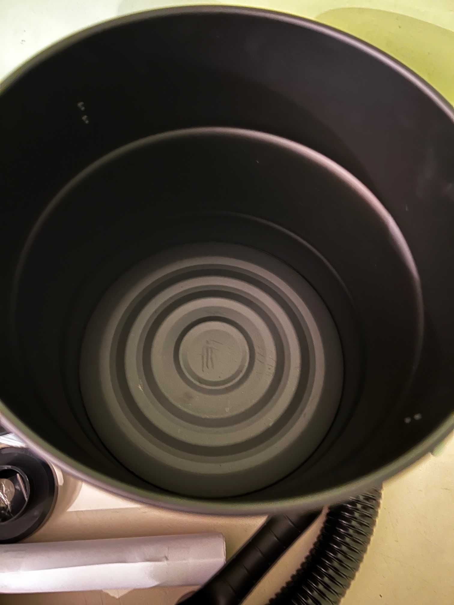 odkurzanie zimnego popiołu z kominka, grilli Separator do odkurzacza