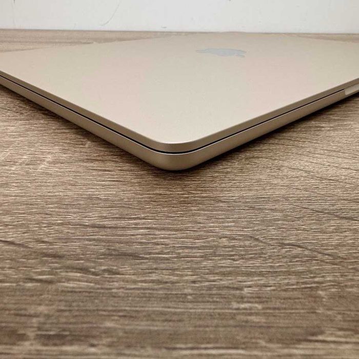 Macbook Air 13" 2025 M4 / 16Gb / SSD 256Gb акб:100% (код: M0809)