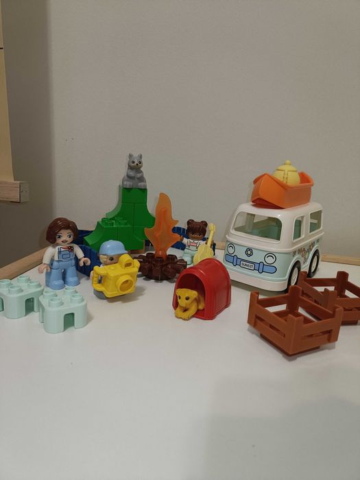 Zestaw LEGO Duplo rodzinne biwakowanie