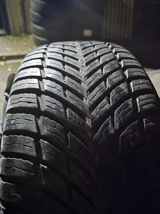 235/55R17 Nokian Season Proof Finland
