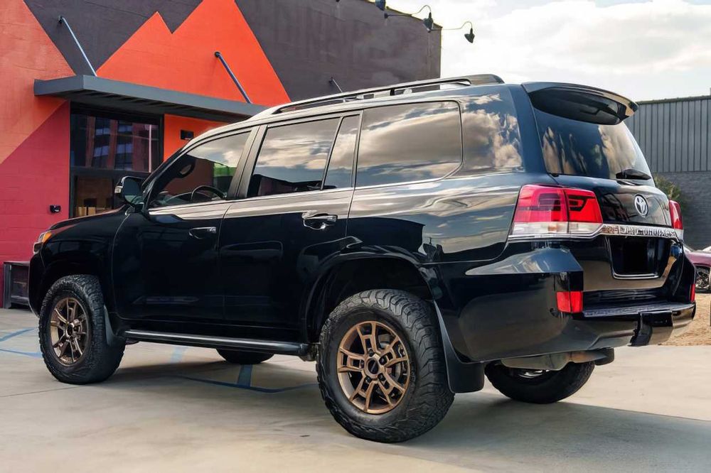 Toyota Land Cruiser      2020