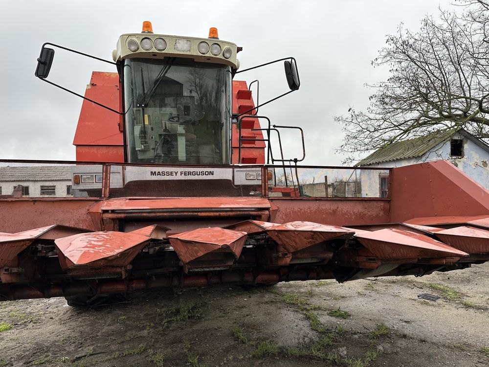 Комбайн Massey Ferguson 38