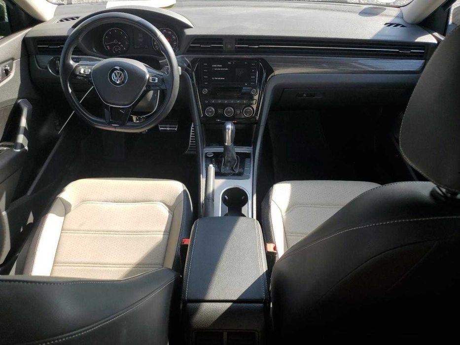 VOLKSWAGEN Passat R-Line 2020