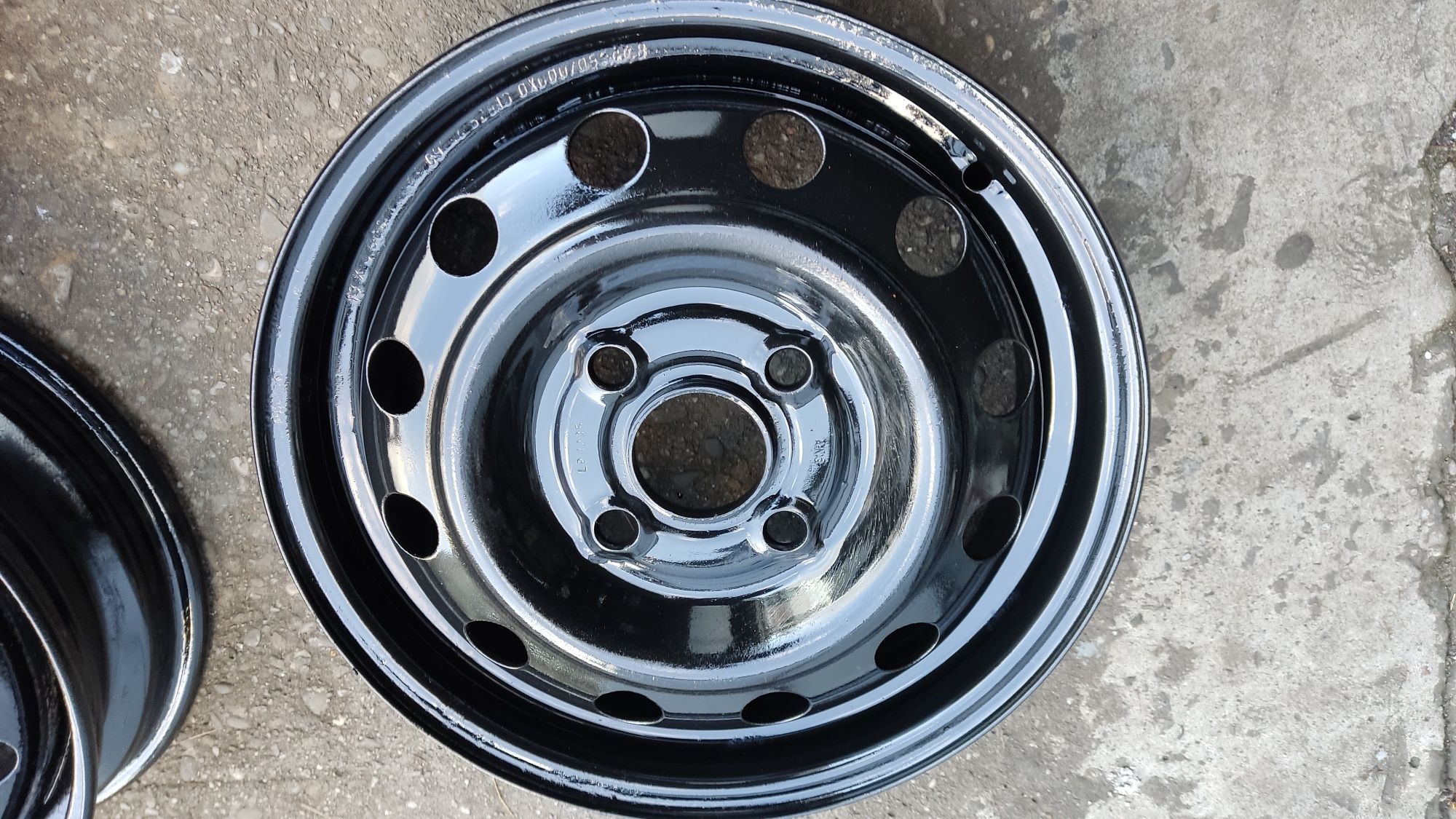 Felgi stalowe Hundaya Toyota  4.00J -13 4x100 fi 54  ET 43