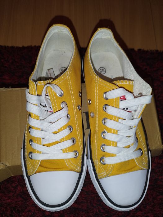 Tenis de lona, sapatilhas