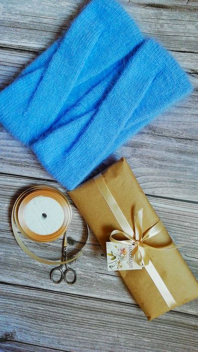 В'язана повязка на голову з пуху норки.