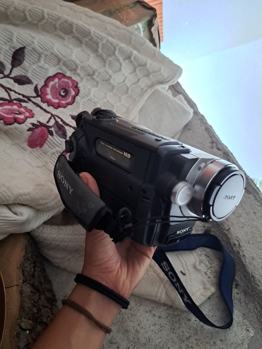 Sony Handycam Video Hi8 – câmara vintage anos 90 



Desc