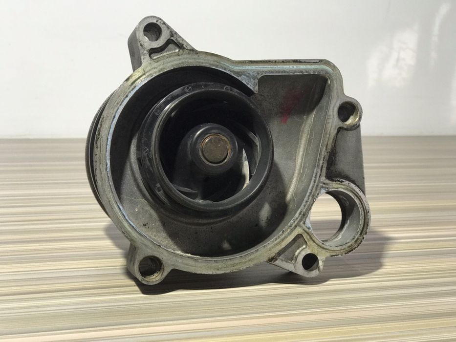 Водяна Помпа БМВ Е46 М47 320d Дорестайл Воденая Помпа BMW e46