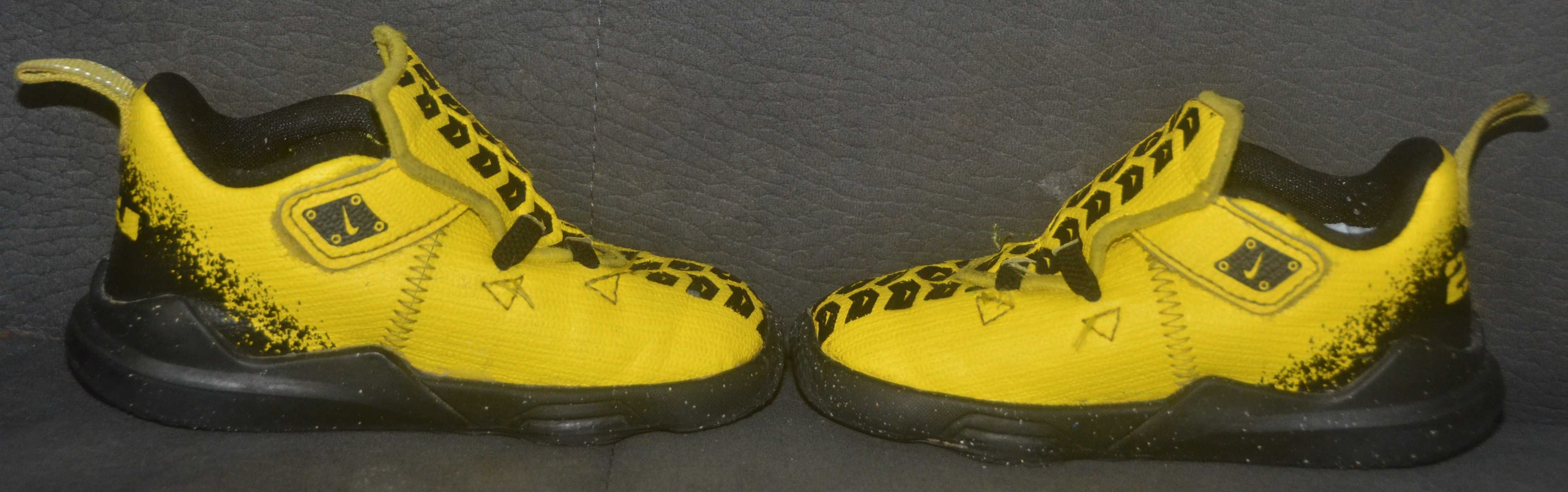 Żółto-czarne buciki Nike rozm.22