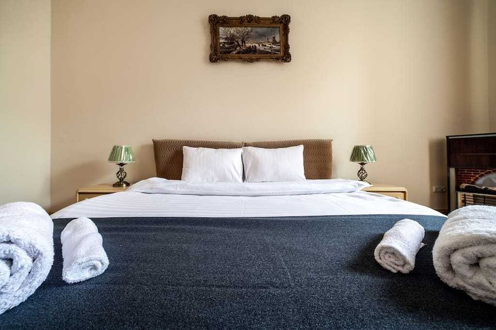 Подобово Львів .Власник.  2-кім квартира в центрі з балконом.