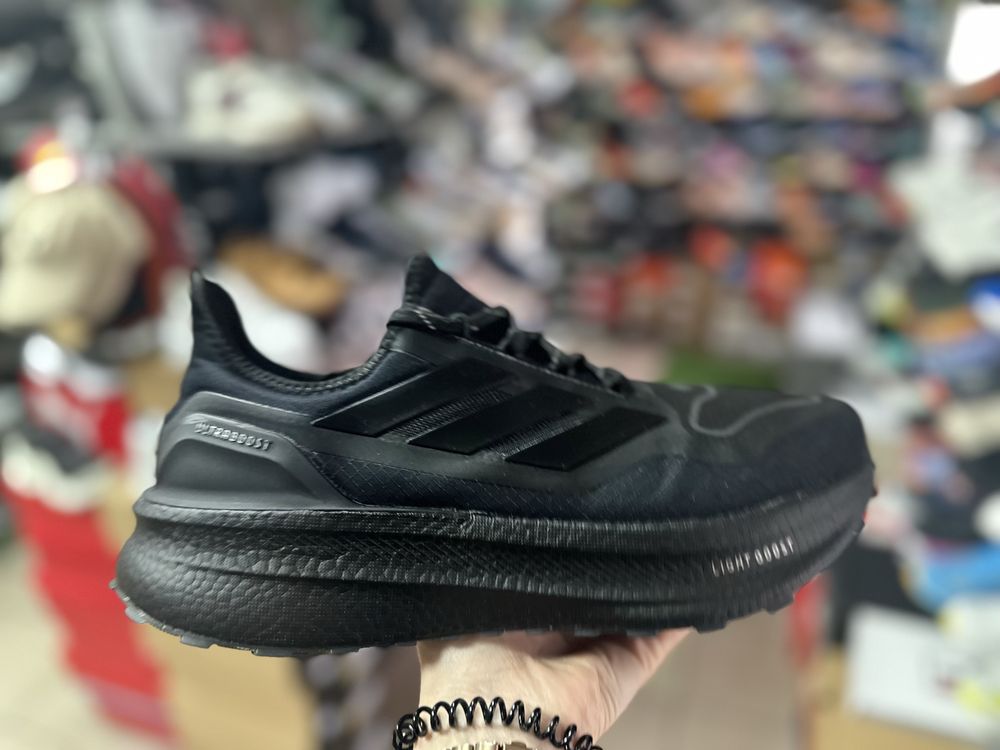 Кросівки Adidas Ultra boost light 2.0 Gore - Tex ( РОЗМІР 43,46 )