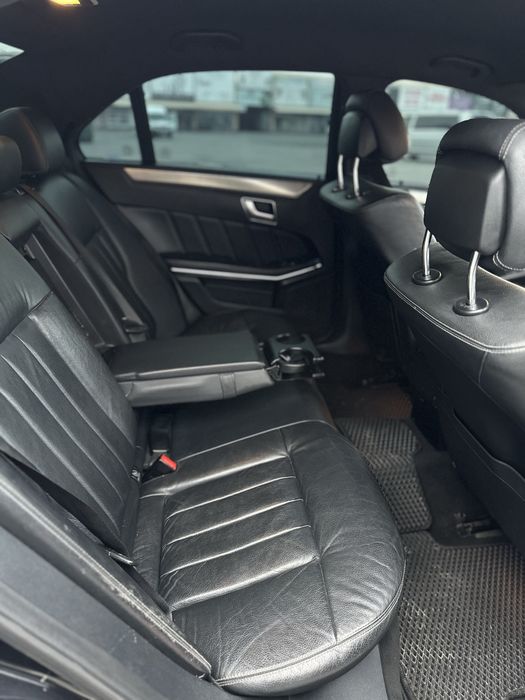 Mercedes Benz 212 рест 2.2 170 сил в гарному стані