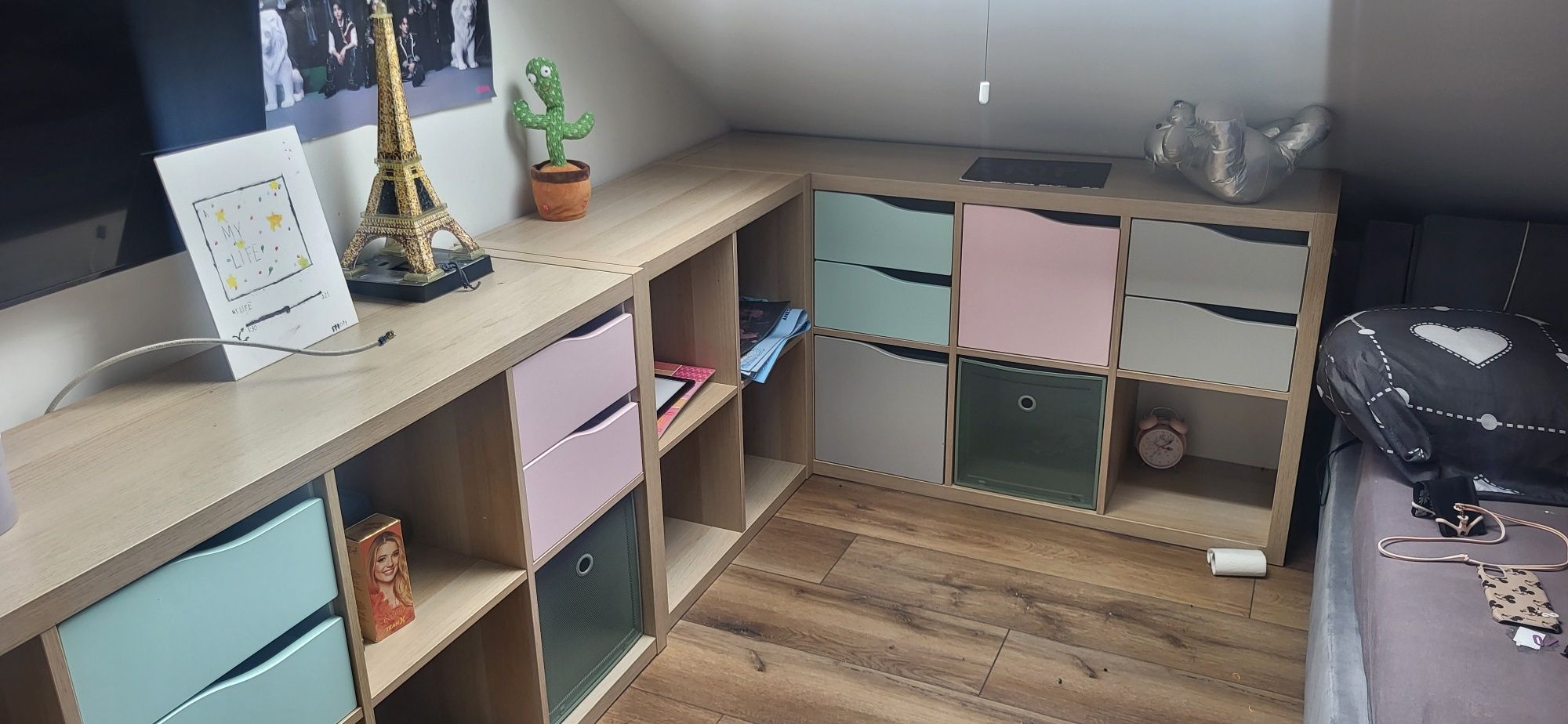 Regały kallax ikea..biurko.