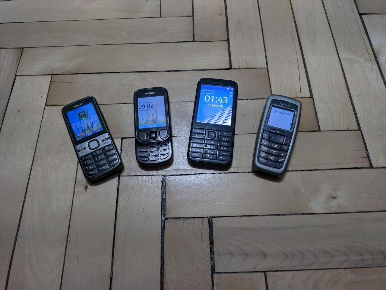 Лот моб. телефонів Nokia (C5,5230,225)