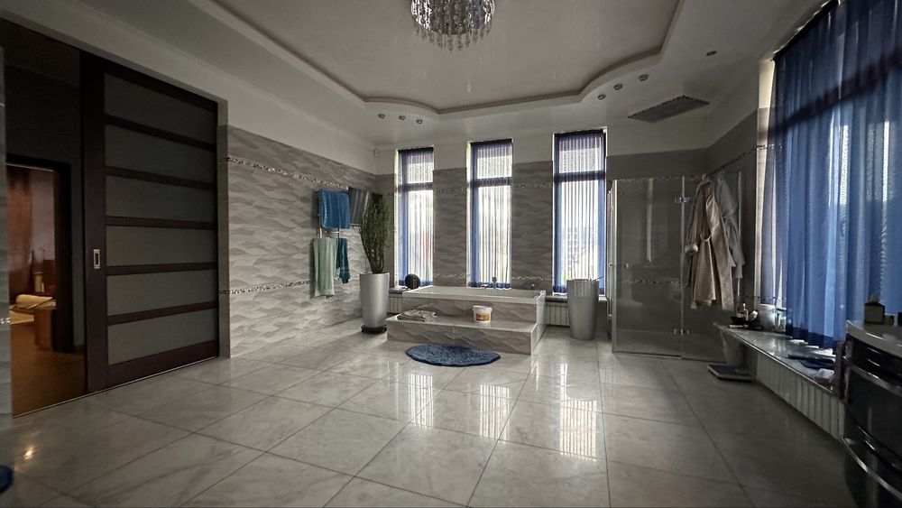Перша оренда будинку 750м2